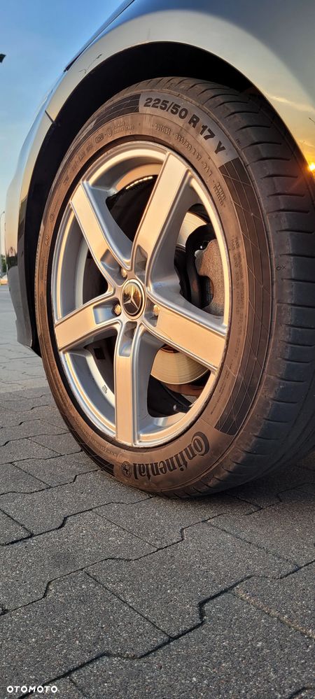 Mercedes-Benz Klasa E 200 CDI DPF BlueEFFICIENCY Automatik Avantgarde - 24