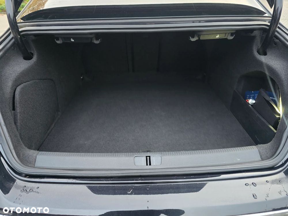 Volkswagen CC 3.6 V6 4Motion DSG - 11