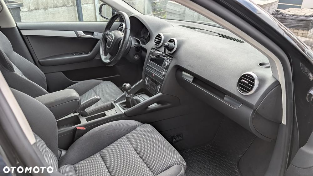 Audi A3 Sportback 2.0 TDI DPF Ambiente - 6