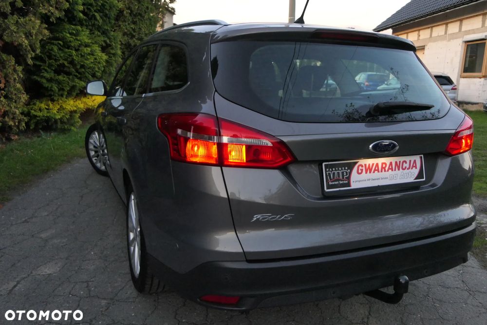 Ford Focus ver-turnier-1-5-ecoblue-start--stopp--system-titanium-style - 11