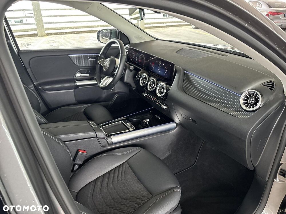 Mercedes-Benz GLA - 17