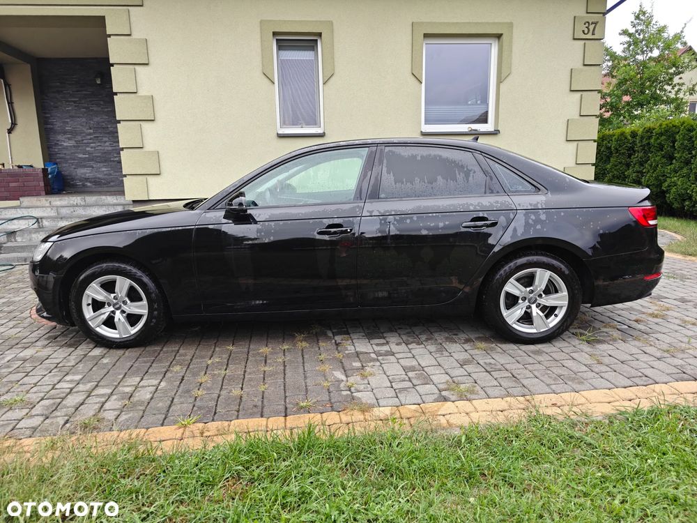 Audi A4 Limousine - 10