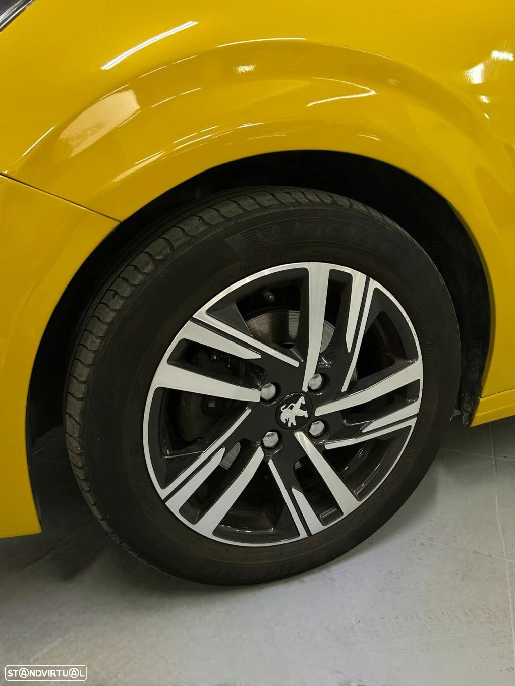 Peugeot 208 - 3