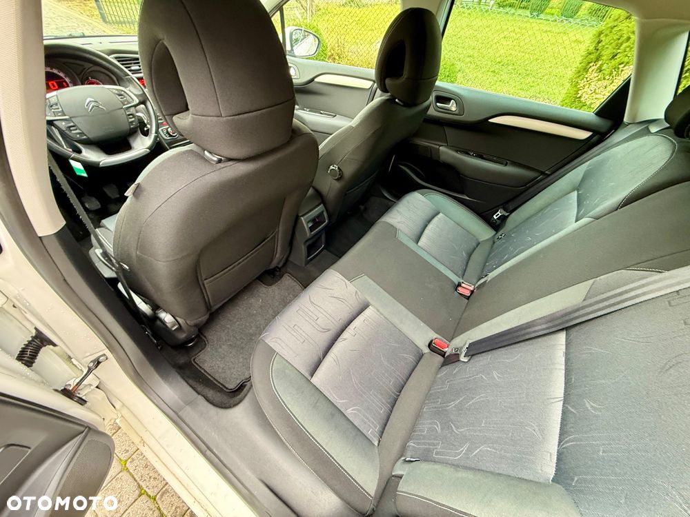 Citroën C4 VTi 120 Style - 25