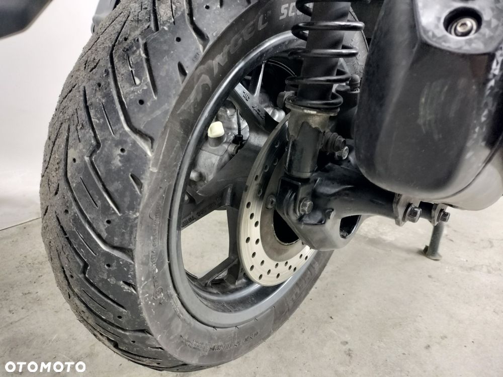 Yamaha X-max - 7