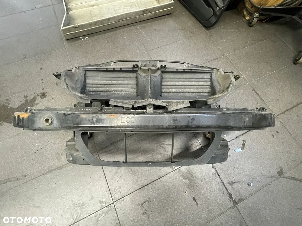 BMW E93 3.0D PAS PRZEDNI