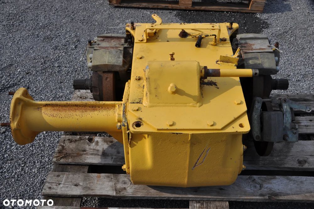 ZWROTNICA SIŁOWNIK KOŁO PASOWE NEW HOLLAND TF78 TX66 - 34