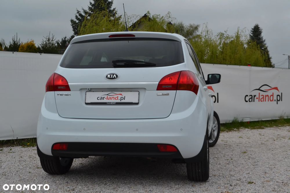 Kia Venga - 15