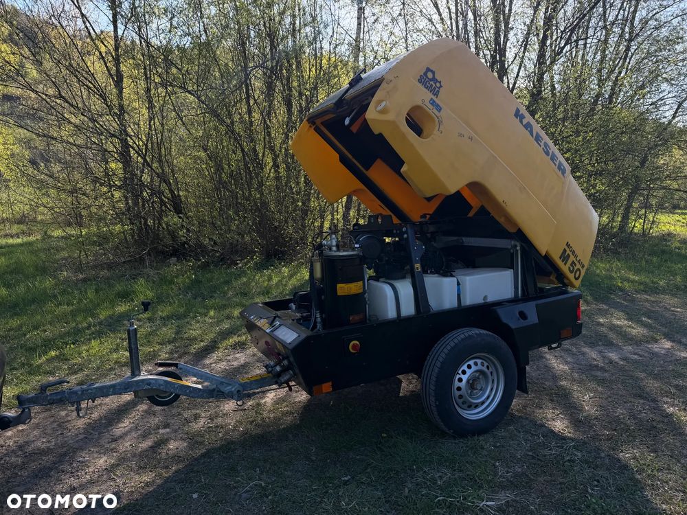 Kubota Kaeser M52 Kompresor Śrubowy Sprężarka 5,7m3. Przyczepka jezdna do rejestracji jako pojazd. 2018 rok. Regulacja ciśnienia bar od 3-8. Silnik Kubota 4cylindry. 50km. Potężna moc. Sprowadzony z Norwegii. Maszyna jak Nowa z Salonu! 1340 mtg. Okazja. Zadbana Maszyna. Dokumenty do rejestracji, książka KAESER - 5