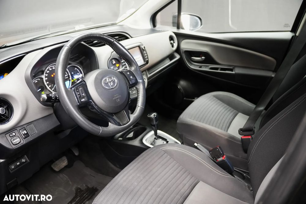Toyota Yaris 1.5 VVT-i HSD Sol - 7