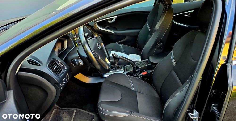 Volvo V40 D2 Momentum - 29
