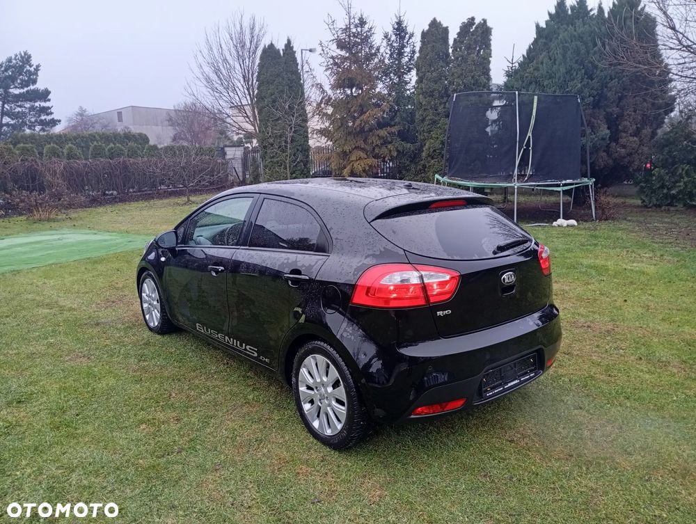 Kia Rio 1.4 Fifa World Cup Edition - 6