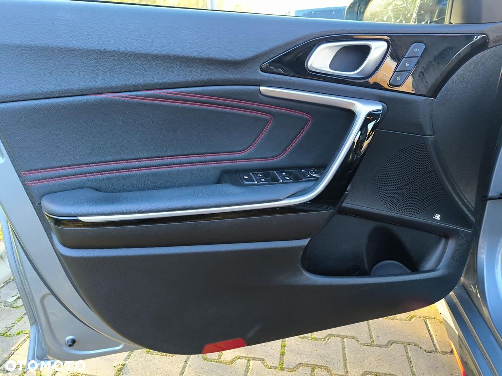 Kia ProCeed 1.6 T-GDI GT DCT - 9