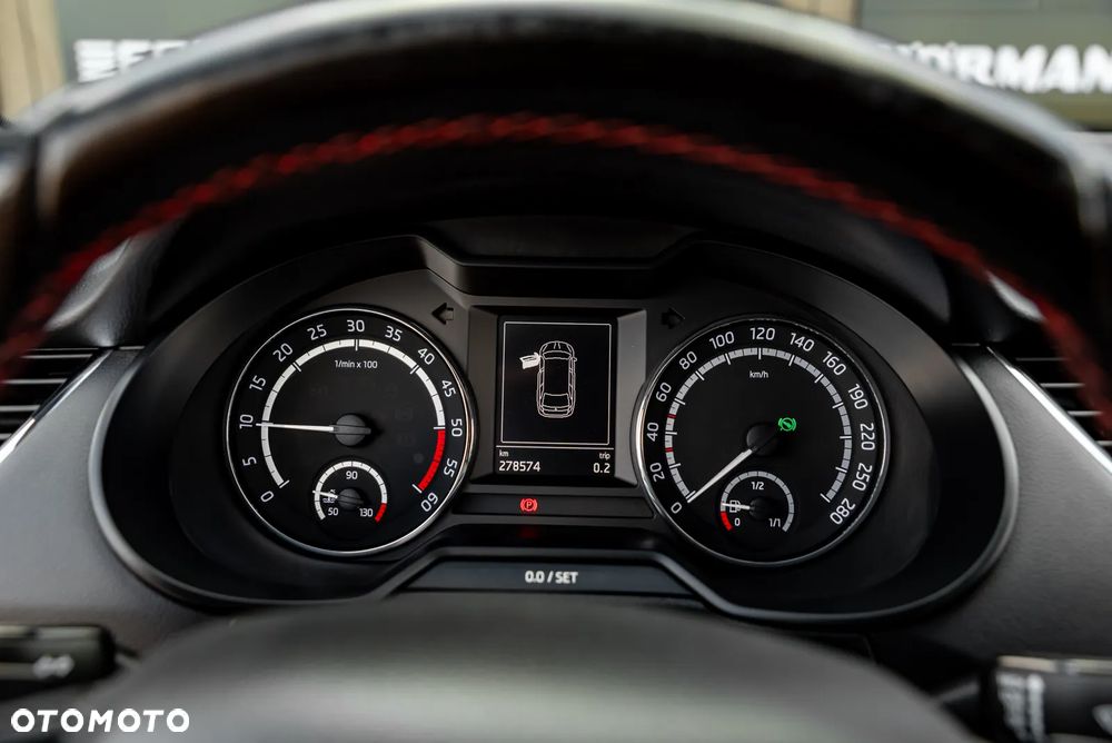 Skoda Octavia 2.0 TDI DSG RS - 29