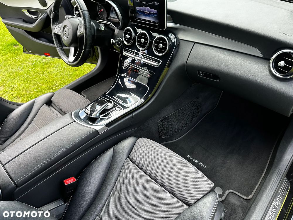 Mercedes-Benz Klasa C 220 d 4-Matic 7G-TRONIC - 19