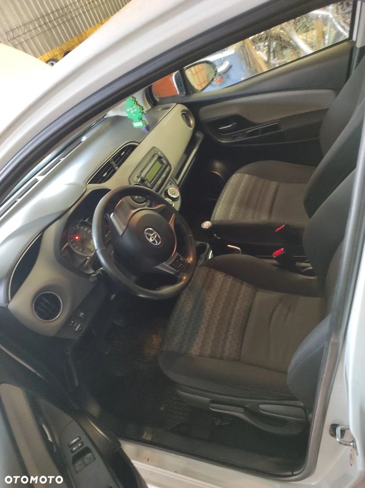 Toyota Yaris 1.33 Active EU6 - 12