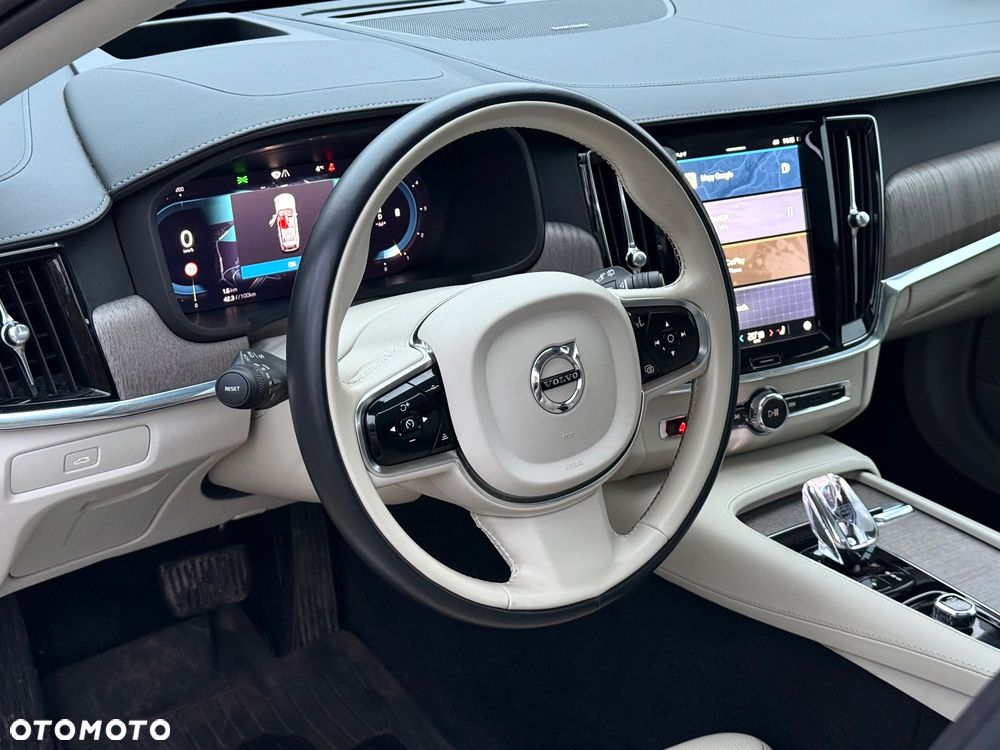 Volvo V90 Cross Country B5 D AWD Ultimate - 28