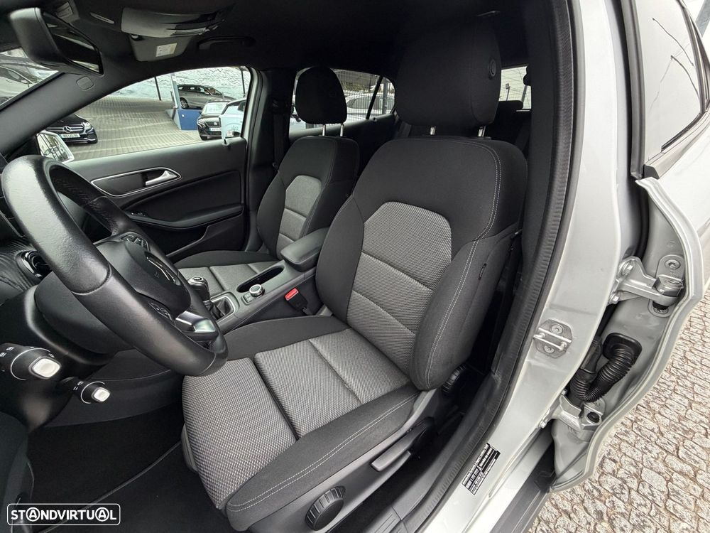 Mercedes-Benz GLA 180 d Style - 38