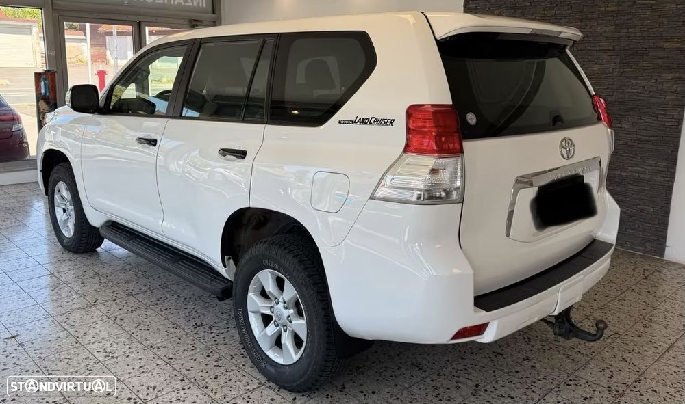 Toyota Land Cruiser - 4