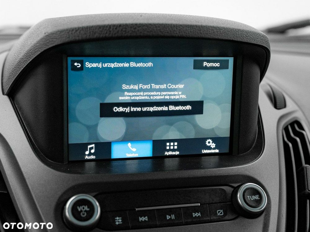 Ford Transit Courier - 24