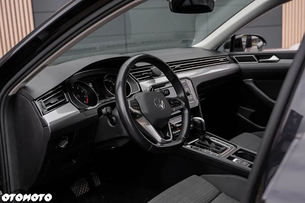 Volkswagen Passat - 25