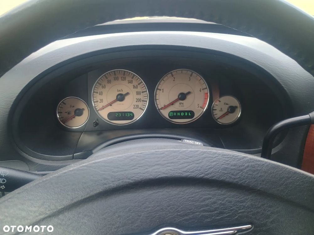 Chrysler Voyager 2.8 Executive SE CRD - 16