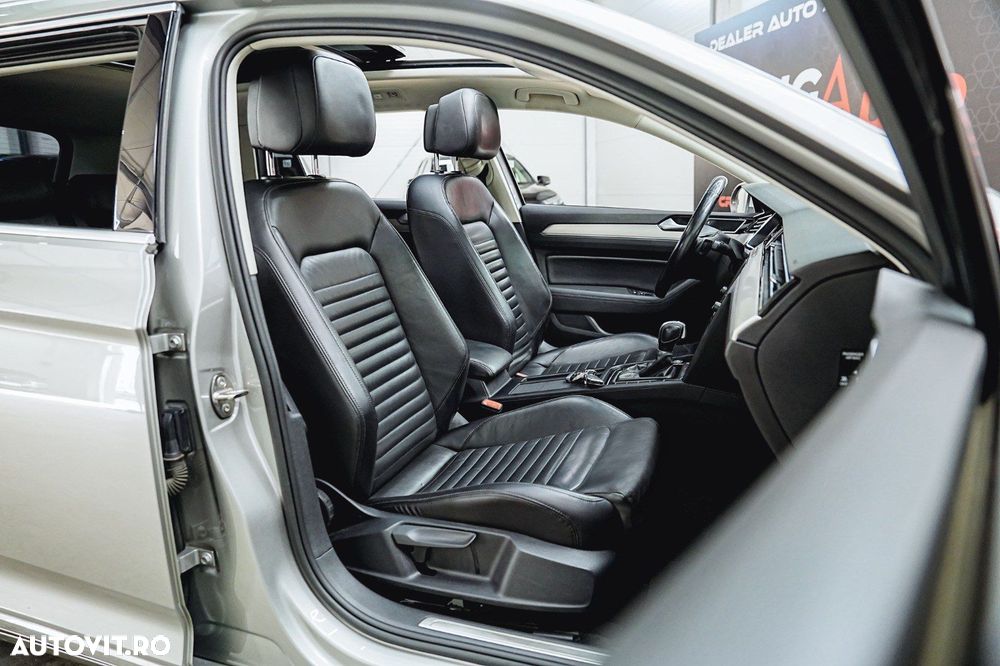 Volkswagen Passat 2.0 TDI DSG 4Mot Highline - 8