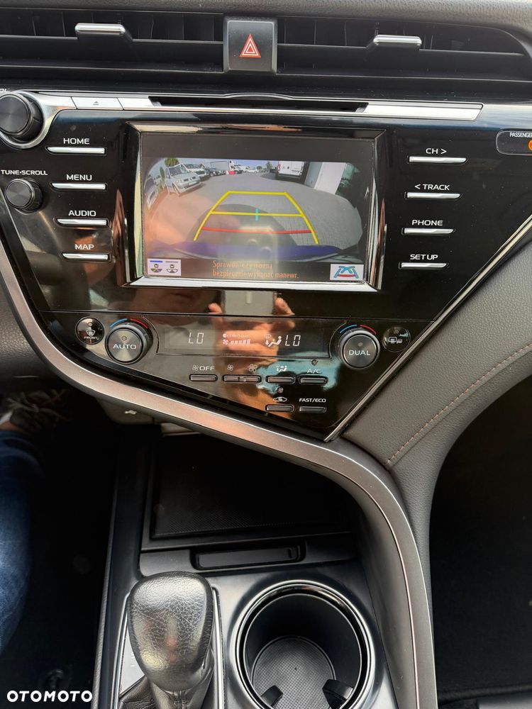 Toyota Camry 2.5 Hybrid Comfort CVT - 12