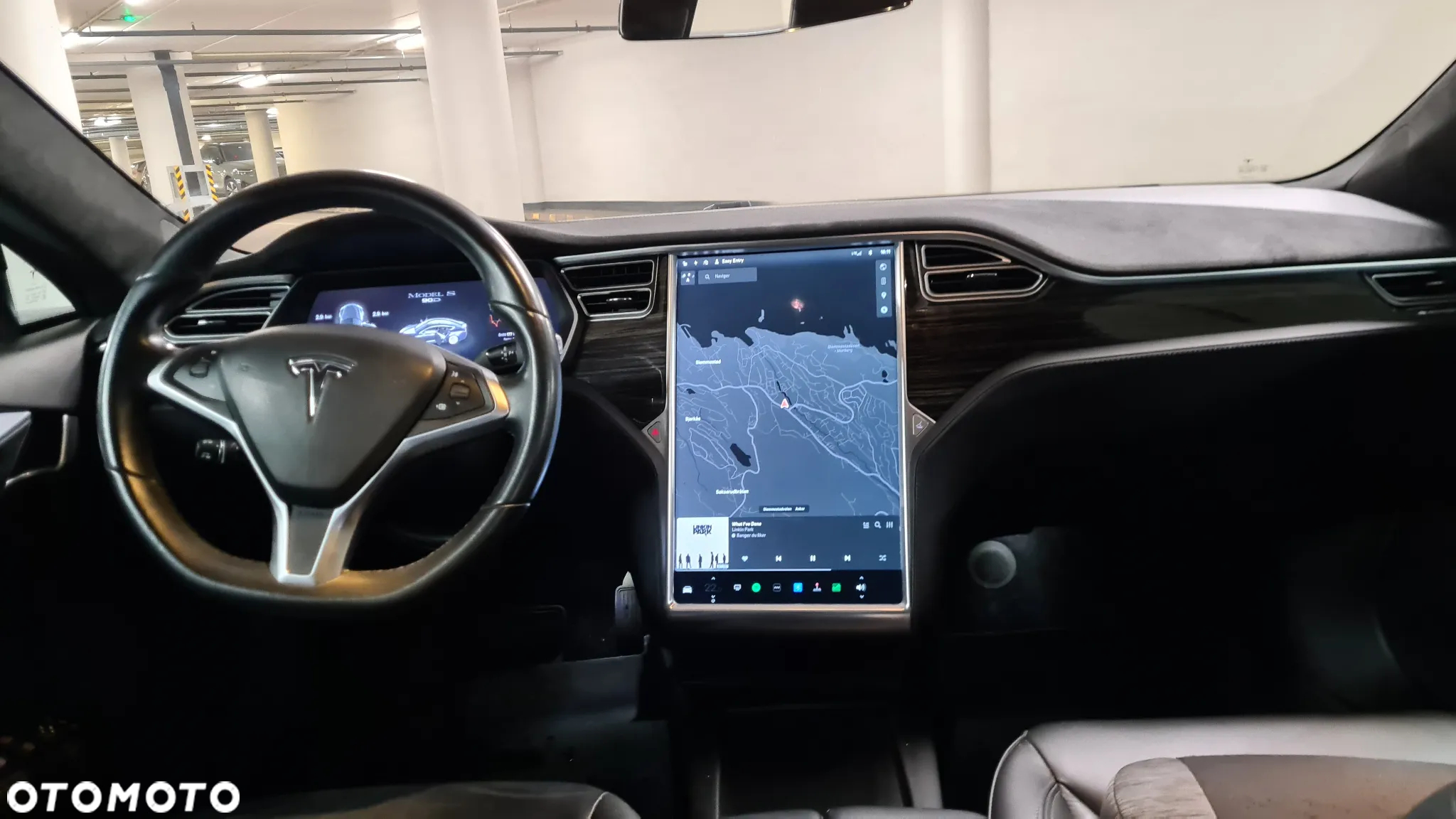Tesla Model S - 18