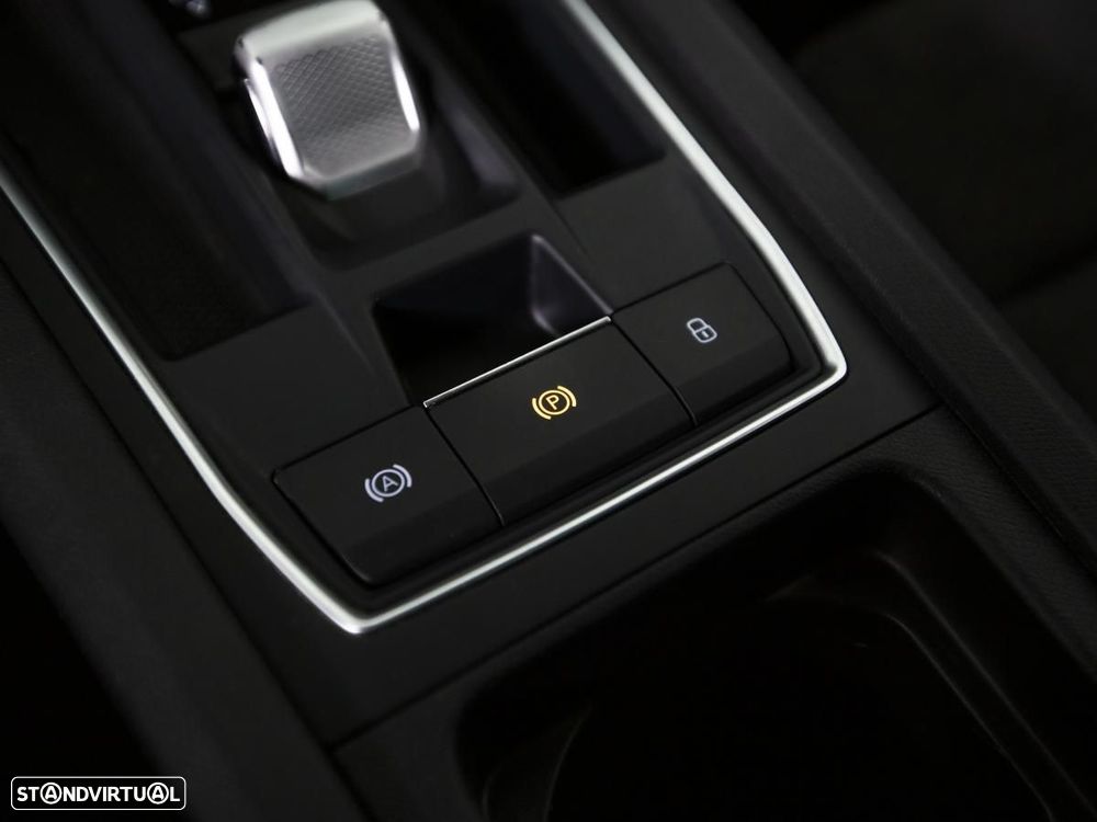 SEAT Leon 1.4 e-Hybrid Xcellence DSG - 27