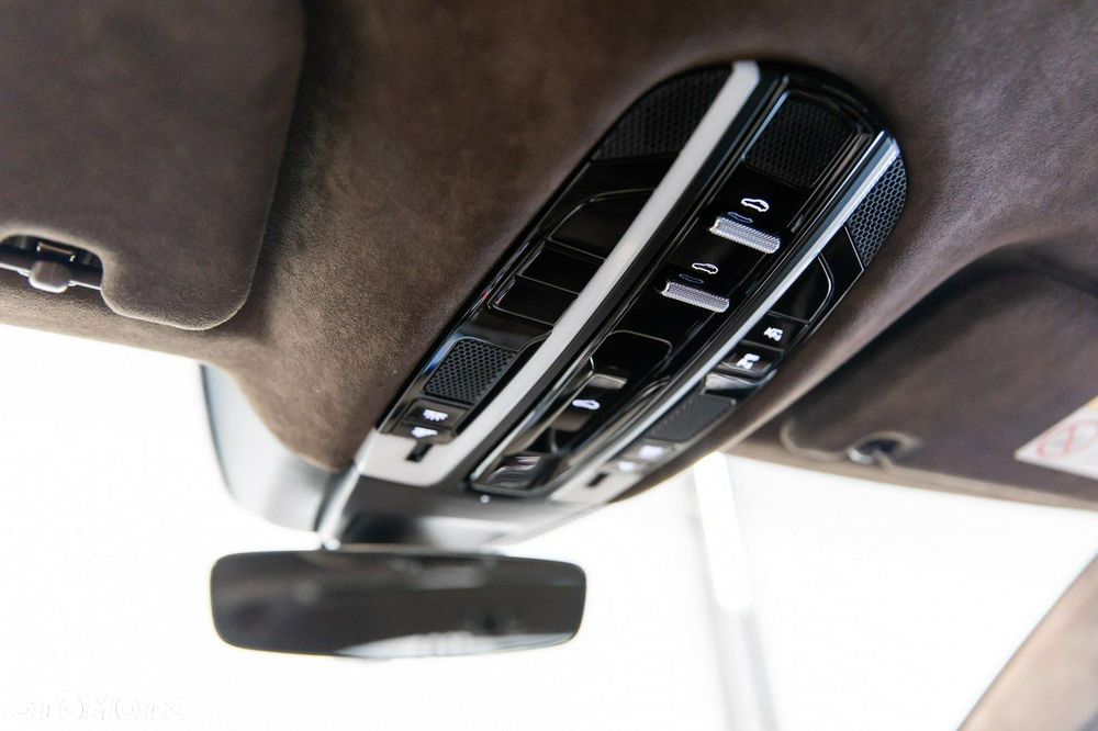 Porsche Panamera Turbo - 27