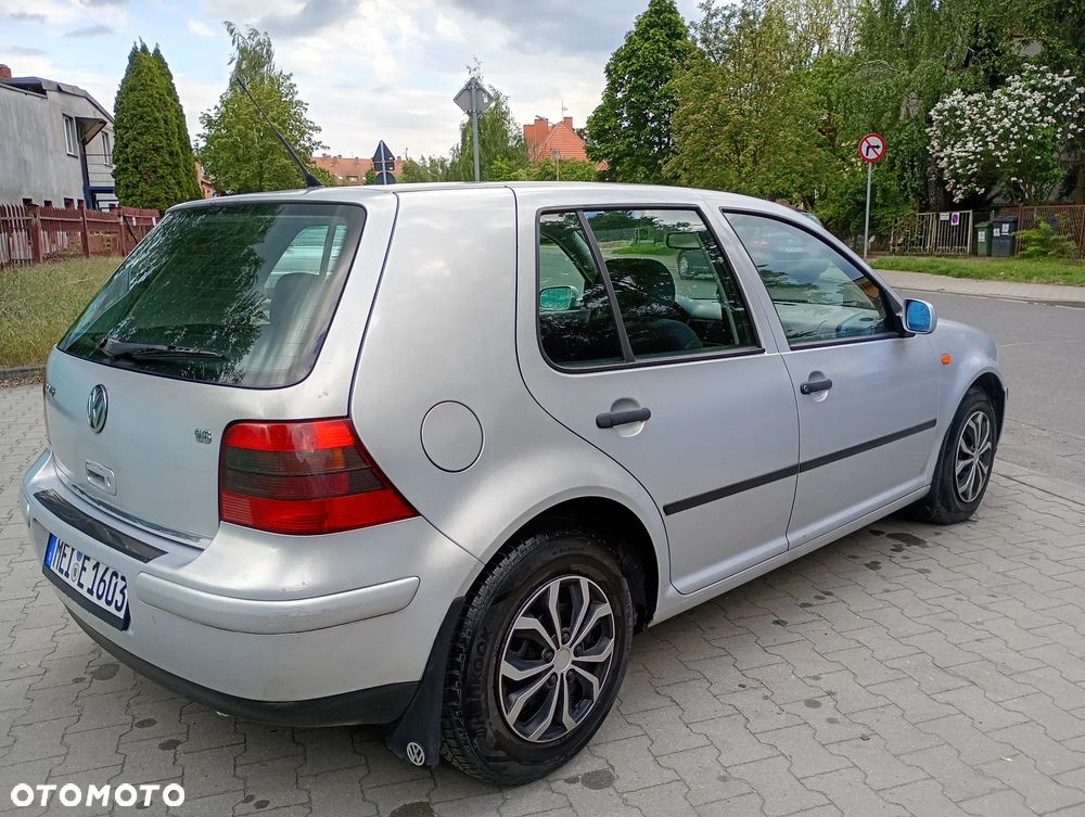 Volkswagen Golf 1.6 - 2