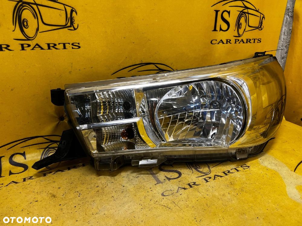 LAMPA REFLEKTOR PRZÓD PRZEDNIA LEWY LEWA TOYOTA HILUX VIII 2020 - 2