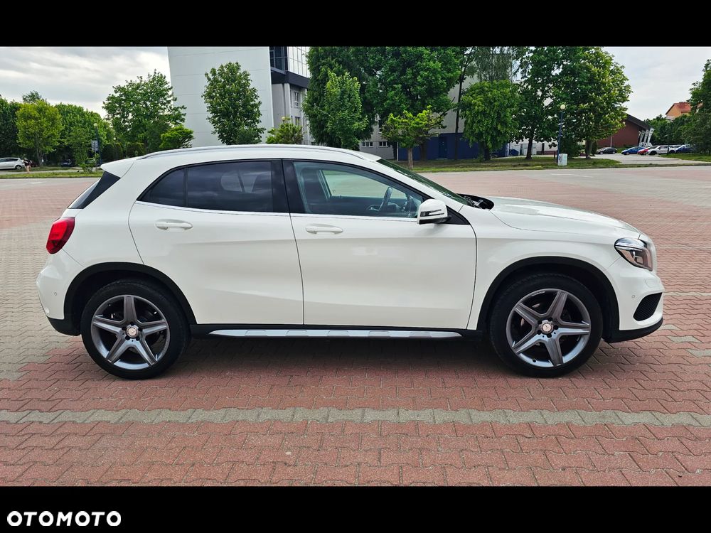 Mercedes-Benz GLA - 4