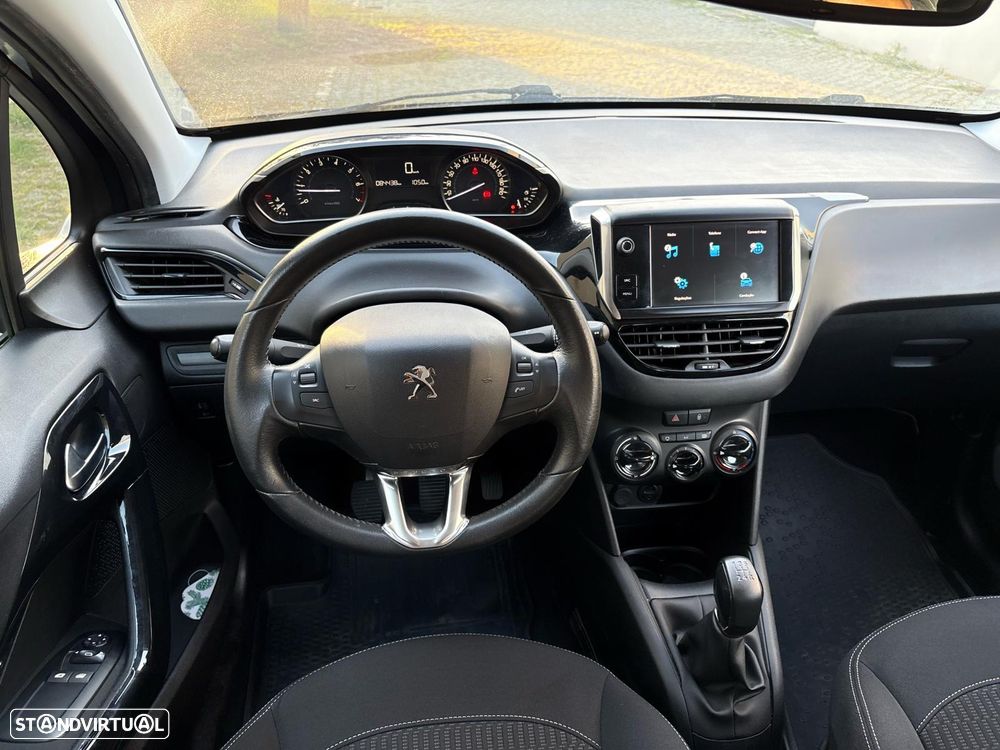 Peugeot 208 1.2 PureTech Style - 25