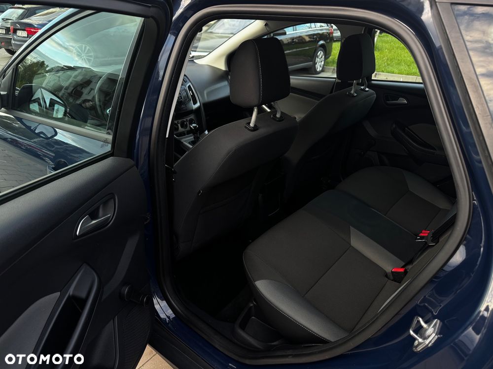 Ford Focus 1.6 Edition - 17