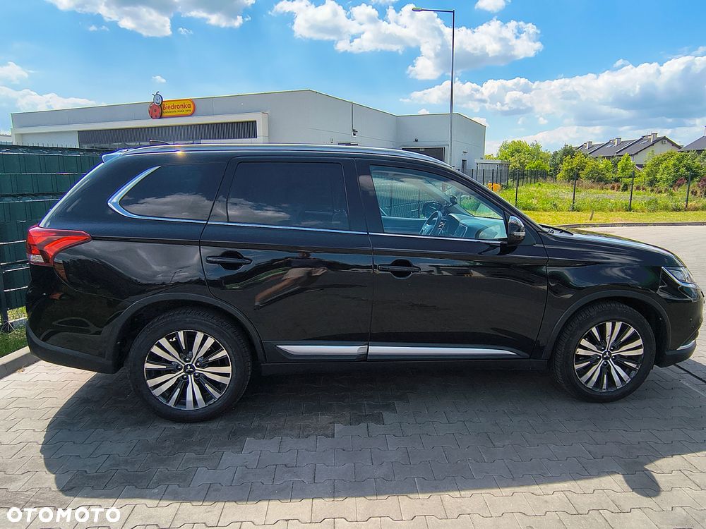 Mitsubishi Outlander 2.0 Instyle + 4WD CVT - 7