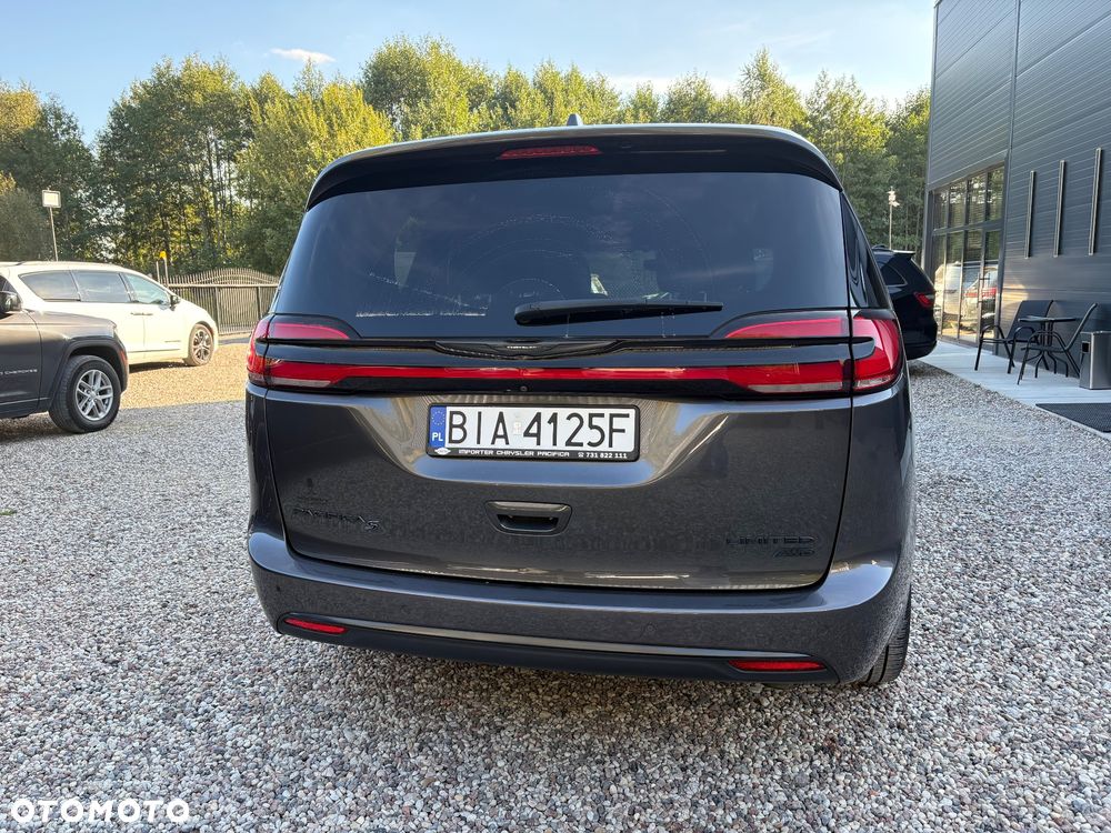 Chrysler Pacifica - 5
