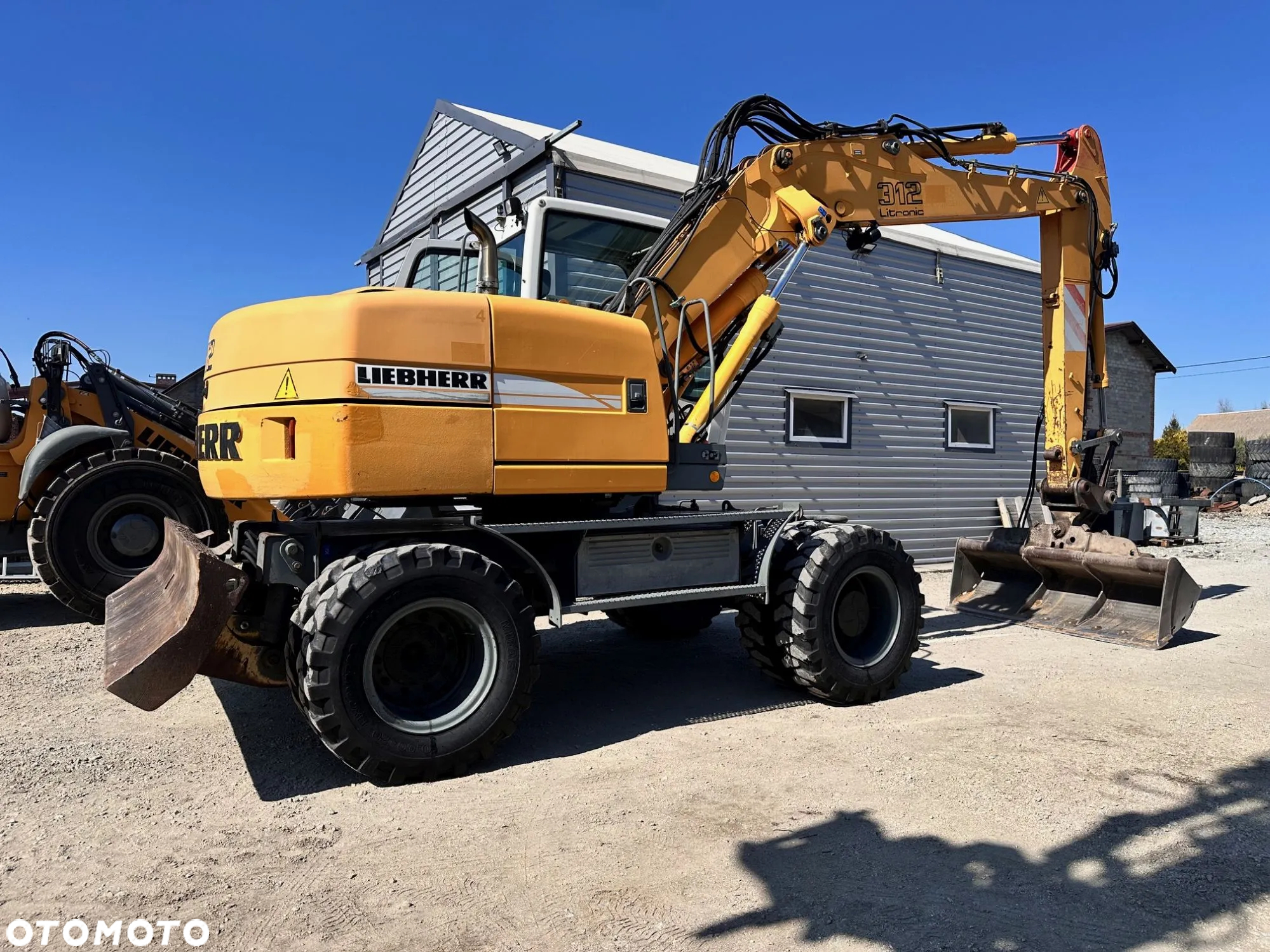 Liebherr A 312 - 2