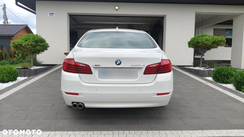 BMW Seria 5 520d xDrive - 1