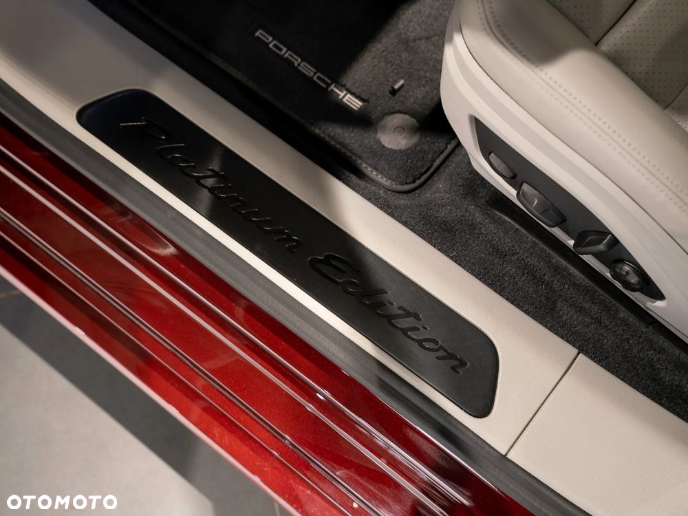 Porsche Panamera 4 E-Hybrid Platinum Edition - 25