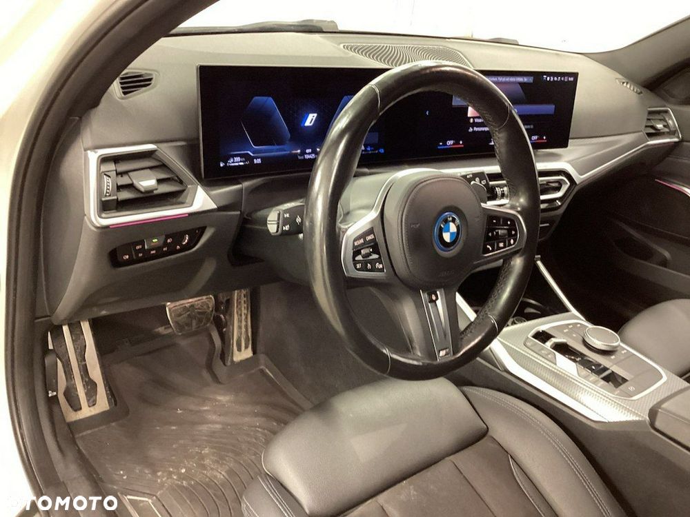BMW Seria 3 330e PHEV xDrive M Sport - 8