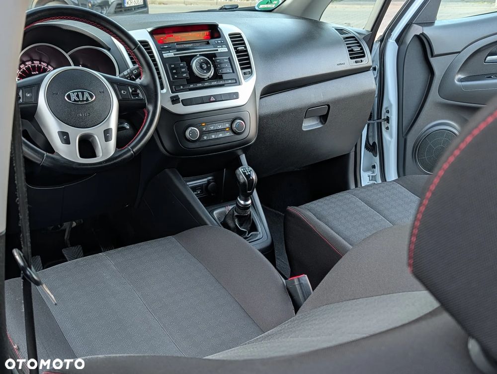 Kia Venga - 31