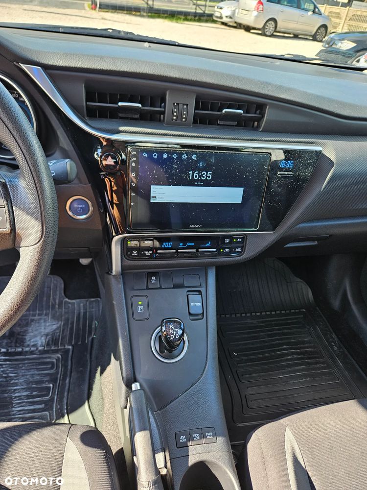 Toyota Auris 1.8 HSD Luna - 23