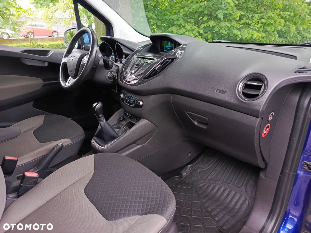 Ford Tourneo Courier 1.0 EcoBoost Titanium - 35