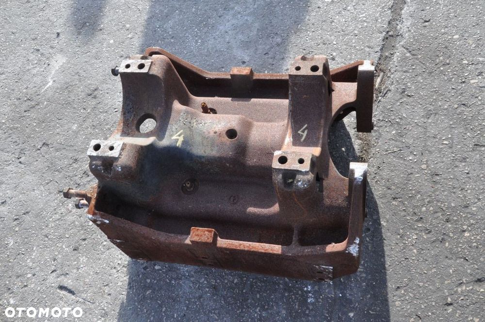 WSPORNIK RAMA SUPORT RENAULT CLAAS NEW HOLLAND 94180C5 - 3