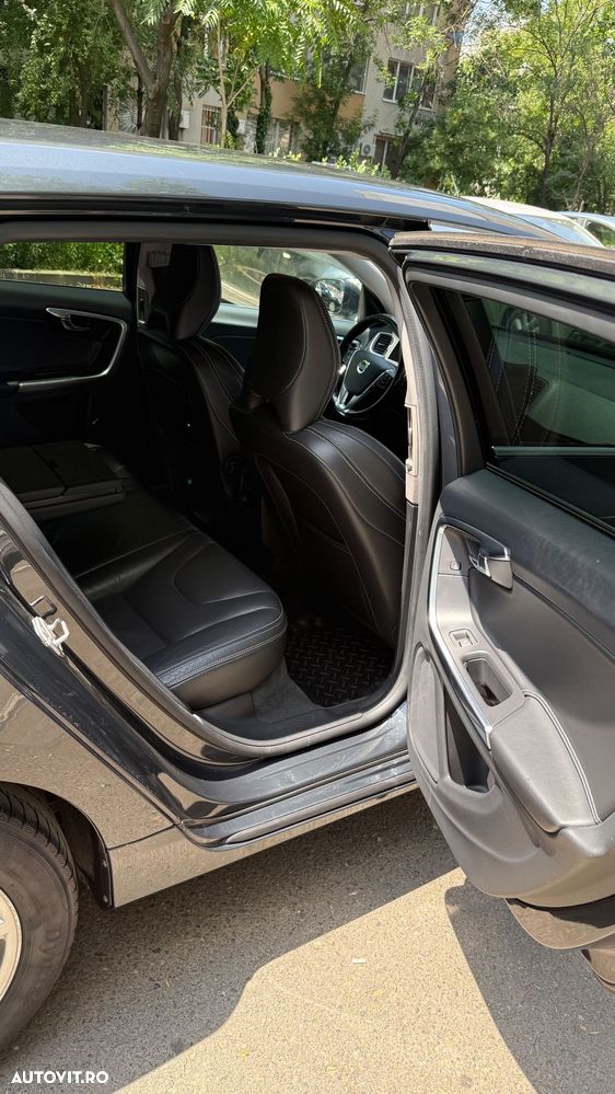 Volvo V60 D4 Geartronic Momentum - 10