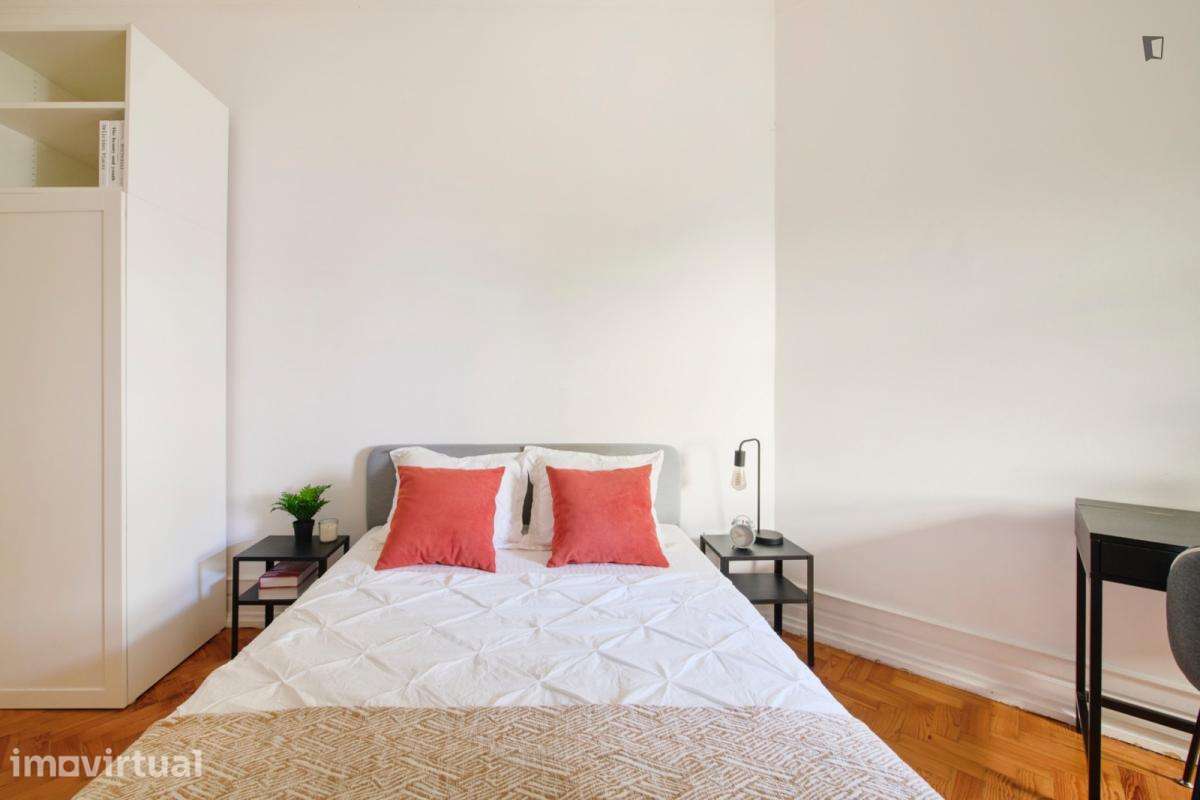 Quarto - localizado em Marquês de Pombal Lisbon - Grande imagem: 3/13