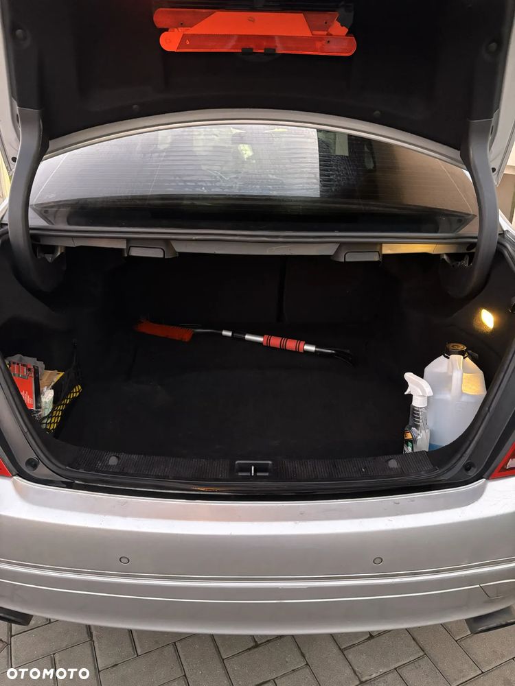 Mercedes-Benz Klasa C 320 CDI DPF 7G-TRONIC Avantgarde - 15