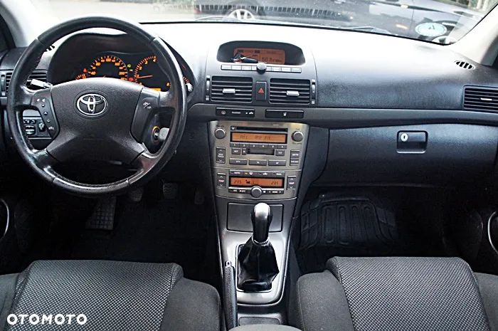 Toyota Avensis 1.8 VVT-i Luna - 18